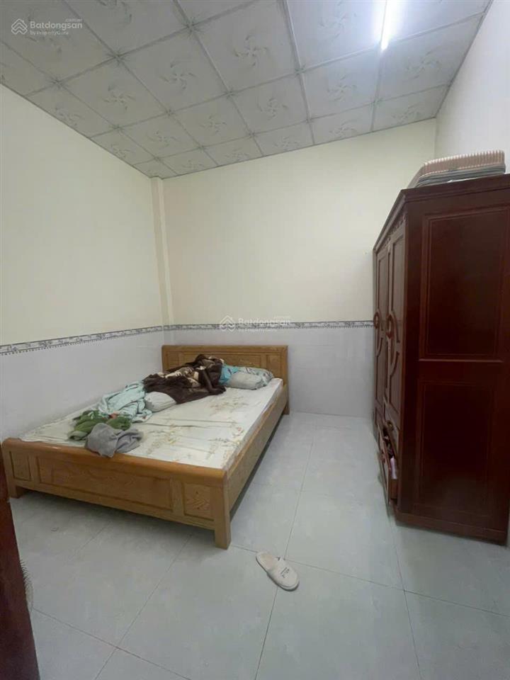 Nhà trung tâm p.3 tp bảo lộc  5x18 m, 1 trệt + 2 lầu + sân ô tô. giá 3,2 tỷ.