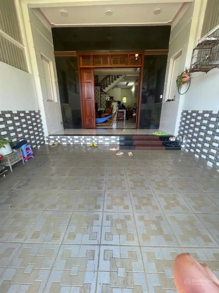 Nhà trung tâm p.3 tp bảo lộc  5x18 m, 1 trệt + 2 lầu + sân ô tô. giá 3,2 tỷ.