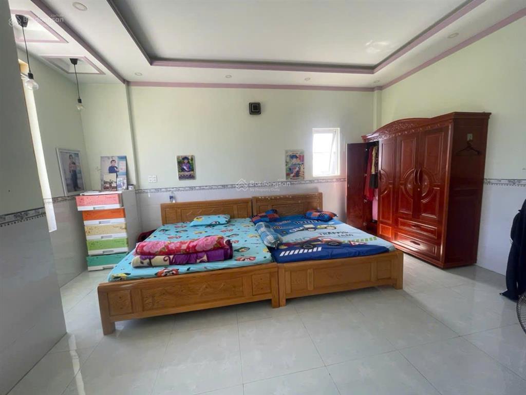 Nhà trung tâm p.3 tp bảo lộc  5x18 m, 1 trệt + 2 lầu + sân ô tô. giá 3,2 tỷ.