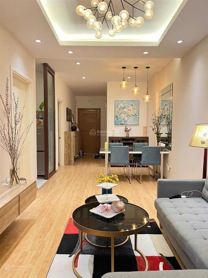 Tôi bán căn golden west 2pn giá 5,3 tỷ, vị trí đẹp.  0961 995 ***