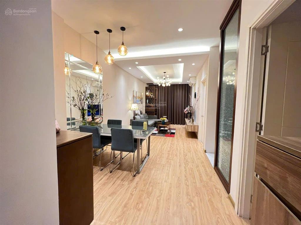Tôi bán căn golden west 2pn giá 5,3 tỷ, vị trí đẹp.  0961 995 ***
