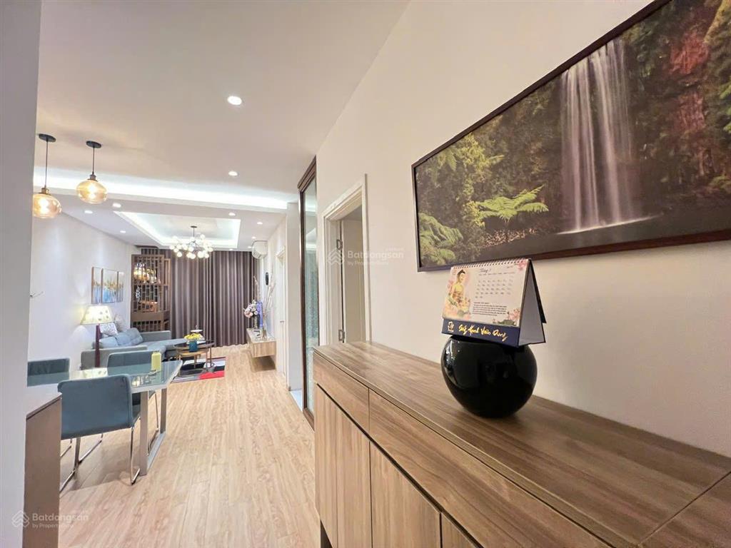Tôi bán căn golden west 2pn giá 5,3 tỷ, vị trí đẹp.  0961 995 ***