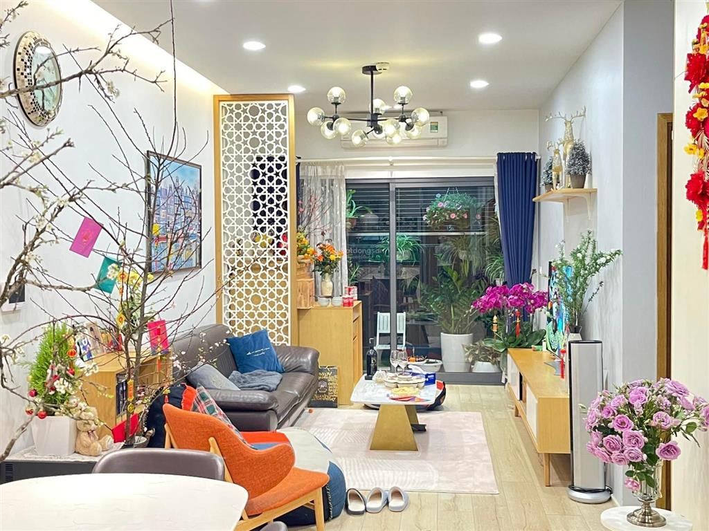 Bán nhanh căn golden west 3 phòng ngủ 96m2, full nội thất, giá bán 7,3 tỷ.  0961 995 ***