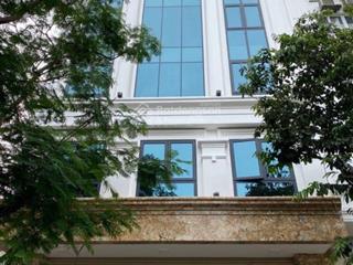 Cho thuê gấp nhà phạm ngọc thạch, dt 50m2 x 7 tầng, thông sàn có thang máy, ô tô tránh. gía 30tr