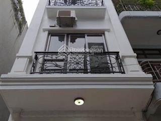 Chính chủ cần cho thuê gấp nhà mới văn cao, dt 40m2 x 5 tầng, ô tô đỗ cửa,3 ngủ, đủ đồ. gía 11tr/th