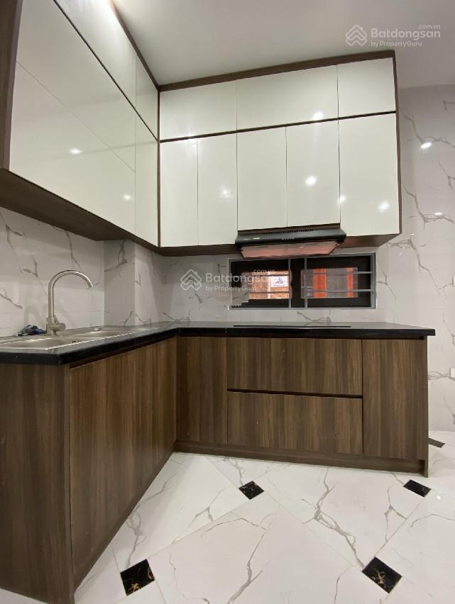 Cho thuê nhà phân lô nguyễn chí thanh, dt 55m2 x 5 tầng, mặt tiền 4m, 2 ô tô tránh. giá 22tr/th