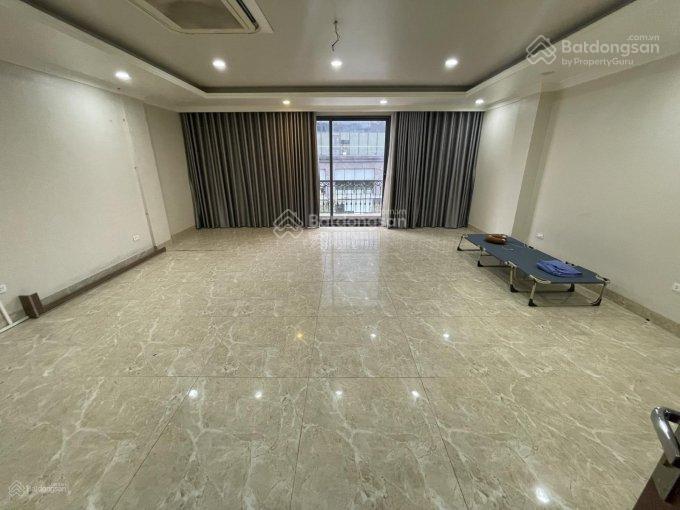 Nhà phân lô hoàng cầu  trần quang diệu, dt 55m2 x 7 tầng, thông sàn, thang máy, kd tốt. giá 36tr