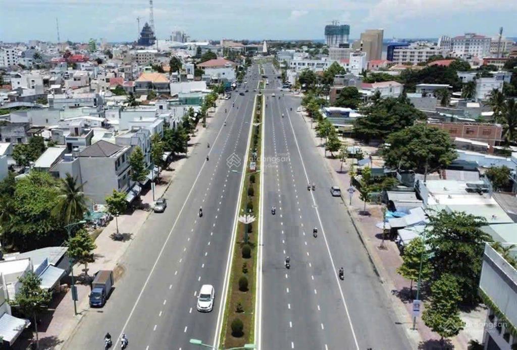 Bán 2 lô (980m2/lô) mặt tiền kinh doanh đại lộ hùng vương tt phan thiết
