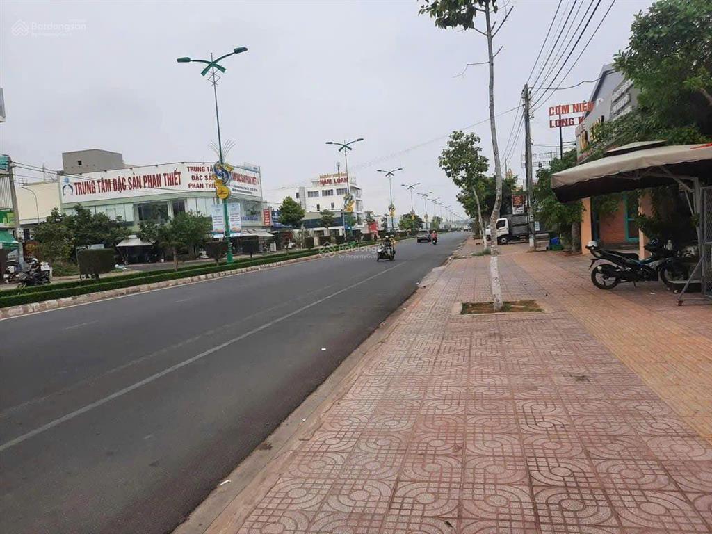 Bán 2 lô (980m2/lô) mặt tiền kinh doanh đại lộ hùng vương tt phan thiết