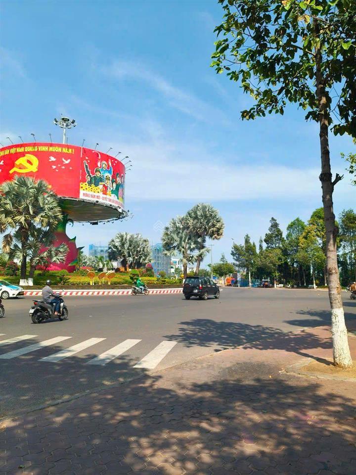 Bán 2 lô (980m2/lô) mặt tiền kinh doanh đại lộ hùng vương tt phan thiết