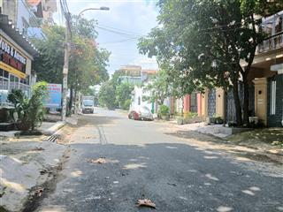 Biệt thự 3 tầng 6x19m mặt tiền bên sông. hiệp bình chánh, thủ đức