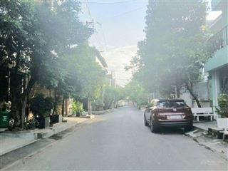 Biệt thự 4 tầng 8x16m2 khu bên sông
hiệp bình chánh, thủ đức