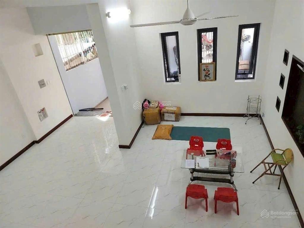 Nhà 3 tầng 6x17m đường 12m bên sông
hiệp bình chánh, thủ đức
