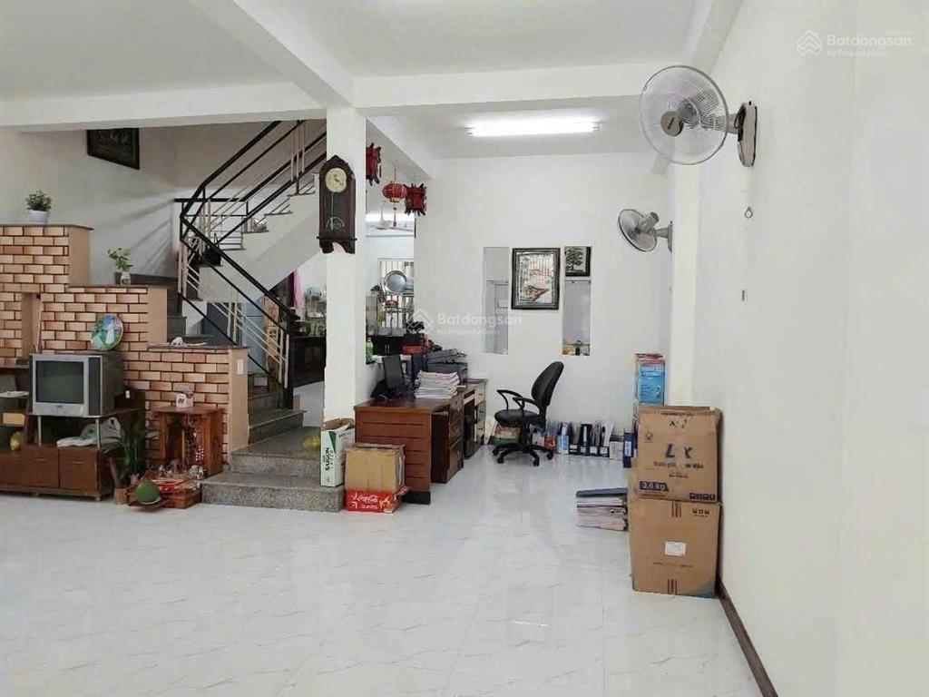 Nhà 3 tầng 6x17m đường 12m bên sông
hiệp bình chánh, thủ đức