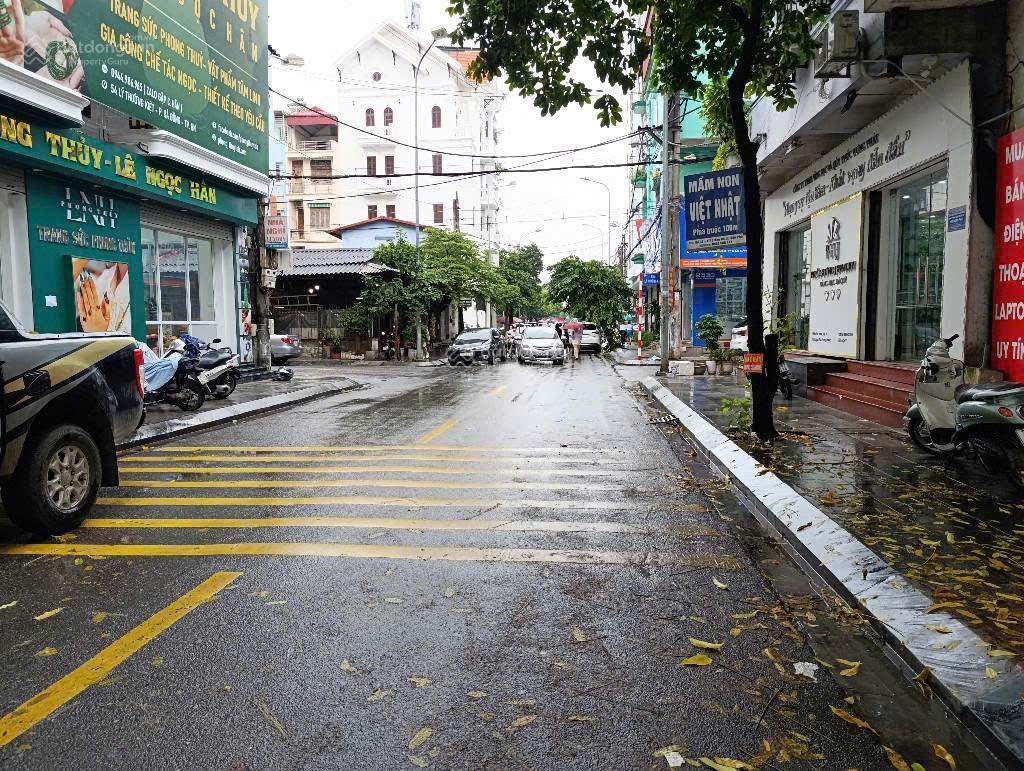 Hàng f0, bán nhà mp lý thường kiệt hà đông 92m2 5 tầng. giá 18 tỷ