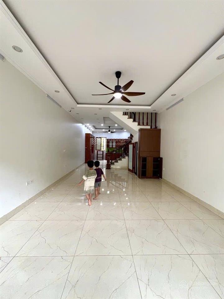 Hàng f0, bán nhà mp lý thường kiệt hà đông 92m2 5 tầng. giá 18 tỷ