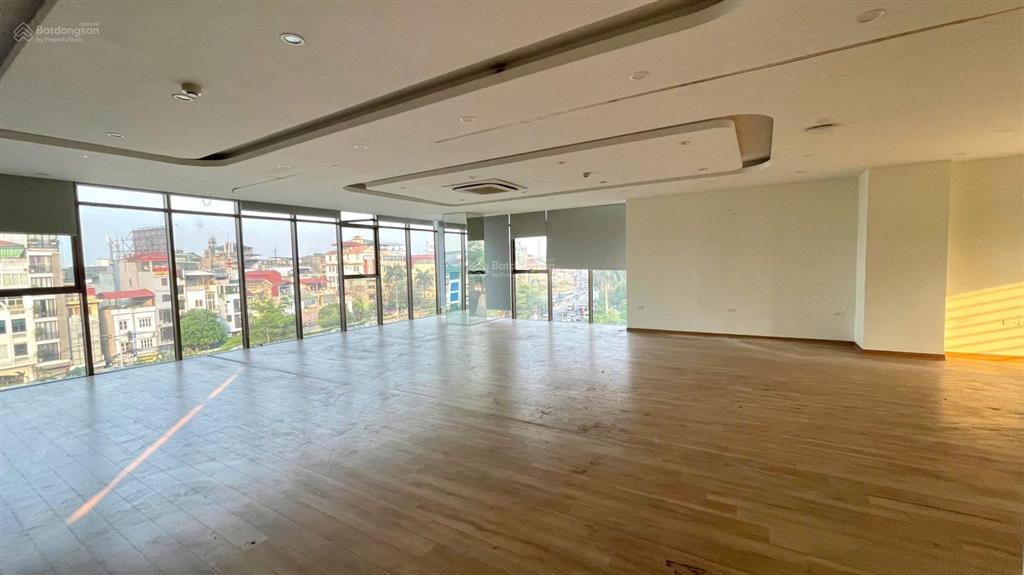 Cho thuê văn phòng đẹp, nhiều tiện ích, 40 triệu, 150 m2 tại phố bà triệu, hai bà trưng, hà nội