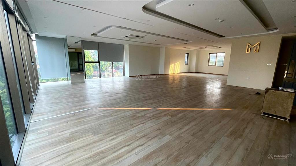 Cho thuê văn phòng đẹp, nhiều tiện ích, 40 triệu, 150 m2 tại phố bà triệu, hai bà trưng, hà nội