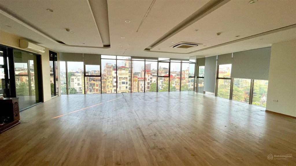 Cho thuê văn phòng đẹp, nhiều tiện ích, 40 triệu, 150 m2 tại phố bà triệu, hai bà trưng, hà nội