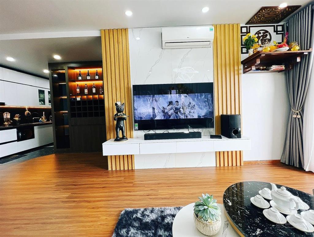 Gia đình cần bán căn hộ 2pn 2vs 97m2 victoria văn phú, giá 6,x  0985 138 ***