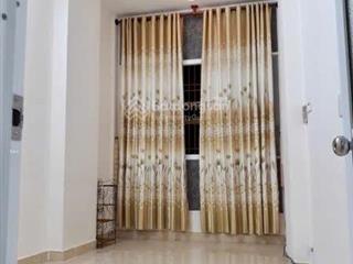 Nguyên căn hxt lê văn sỹ 3x11m trệt lầu 2p 2wc 12tr/tháng