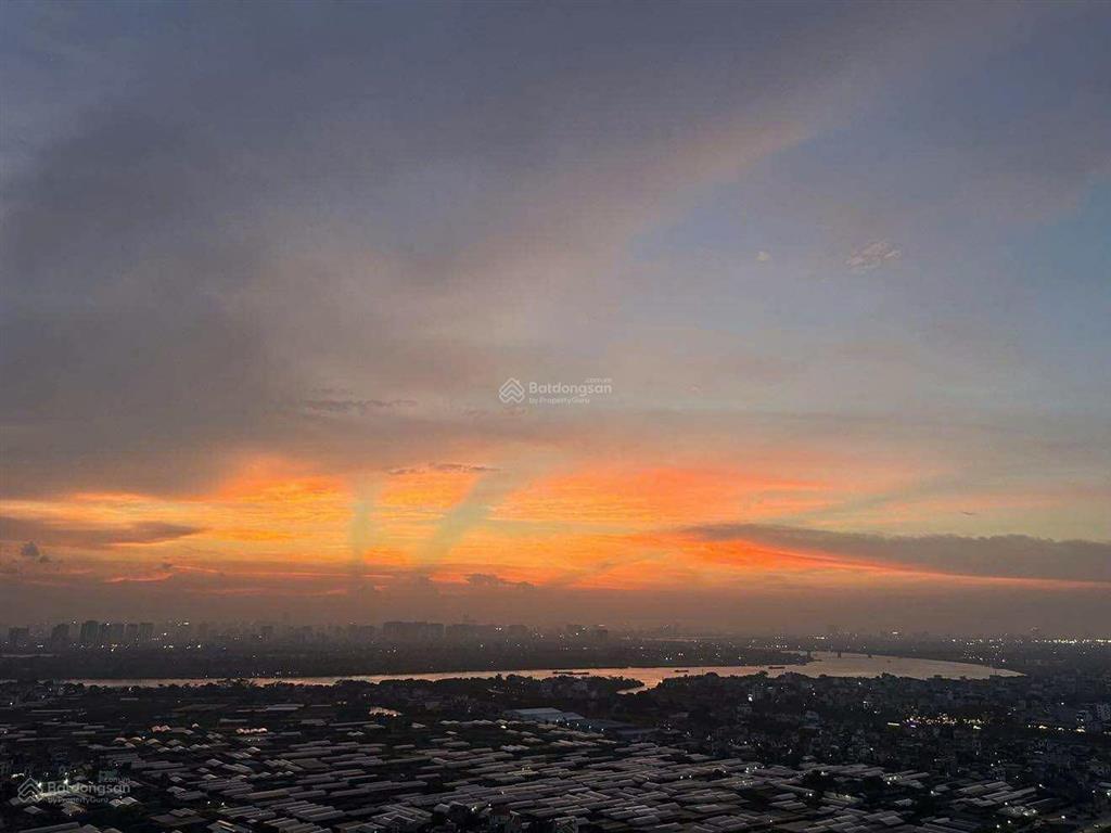 Cho thuê căn hộ 3 ngủ cao cấp  sky oasis s2, ecopark view sông hồng tuyệt đẹp