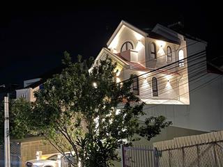 Biệt thự mini phong cách hiện đại sang trọng thuận tiện đi lại tại đà lạt