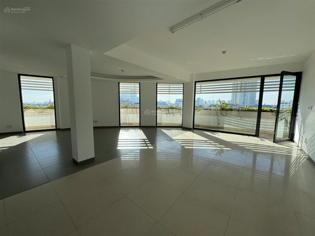 Cho thuê văn phòng đường quốc hương, thảo điền, quận 2, 300m2  66tr/tháng   0971 079 ***