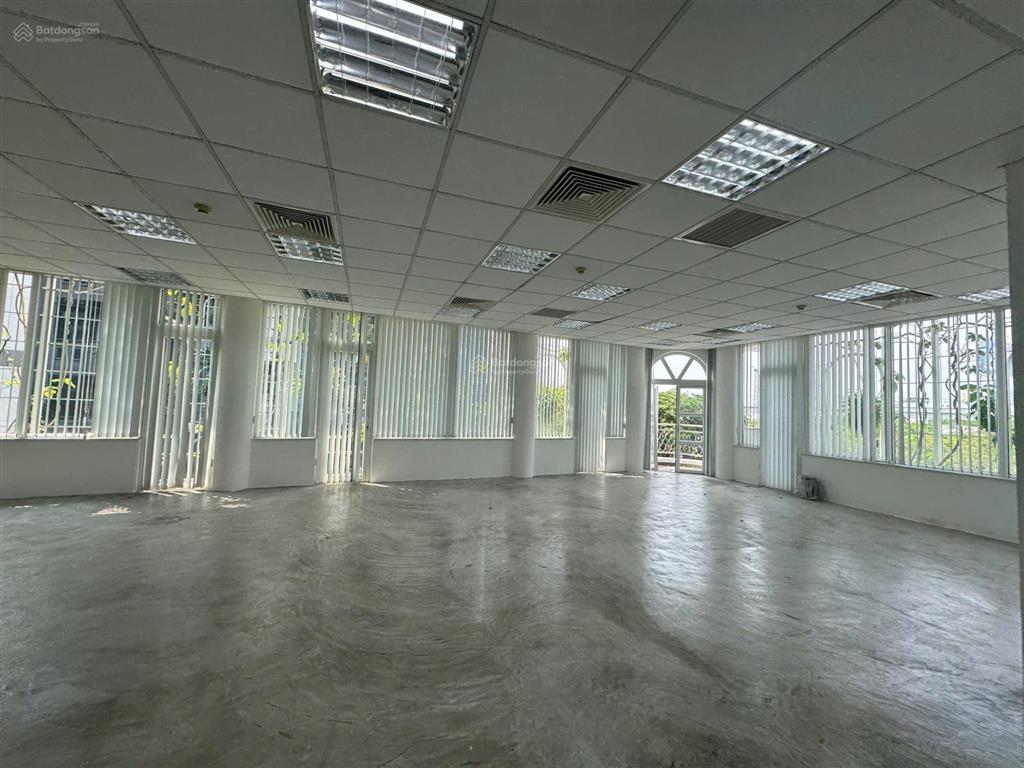 Văn phòng cho thuê đường trần não, quận 2  150m  40 triệu/tháng   0971 079 ***