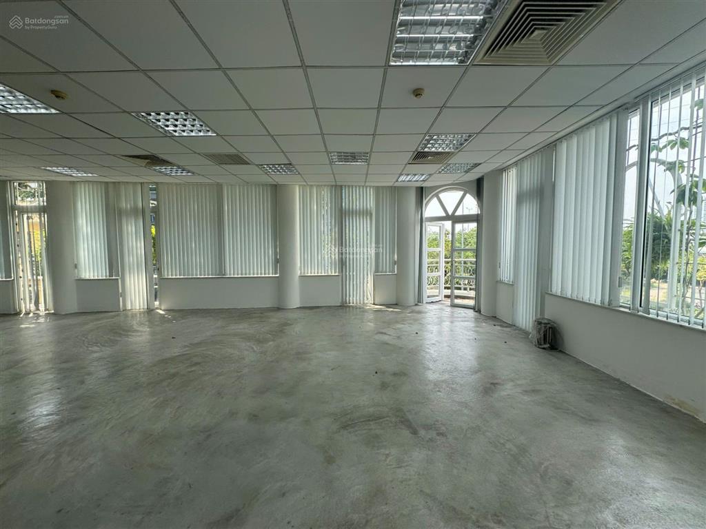 Văn phòng cho thuê đường trần não, quận 2  150m  40 triệu/tháng   0971 079 ***
