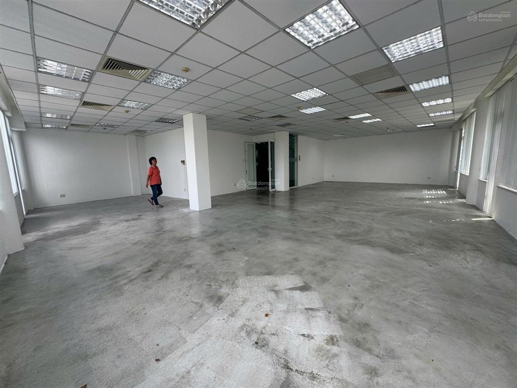Văn phòng cho thuê đường trần não, quận 2  150m  40 triệu/tháng   0971 079 ***