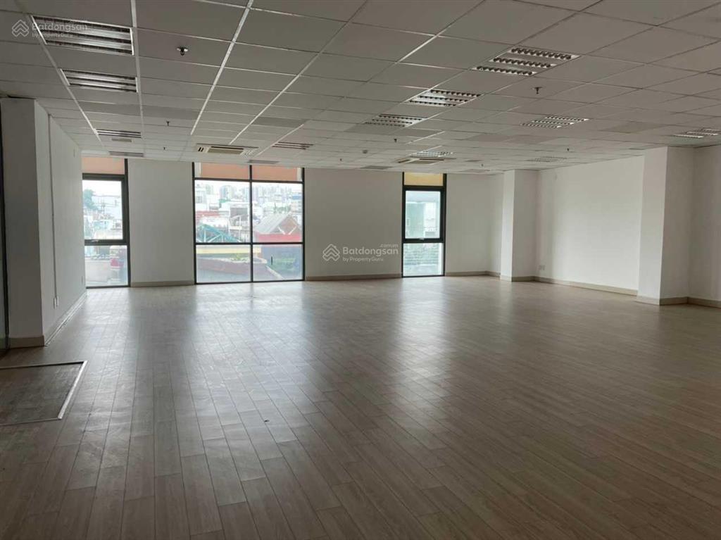 Cho thuê văn phòng đường 3/2, dt 150m2  29 tr/tháng,  0971 079 ***
