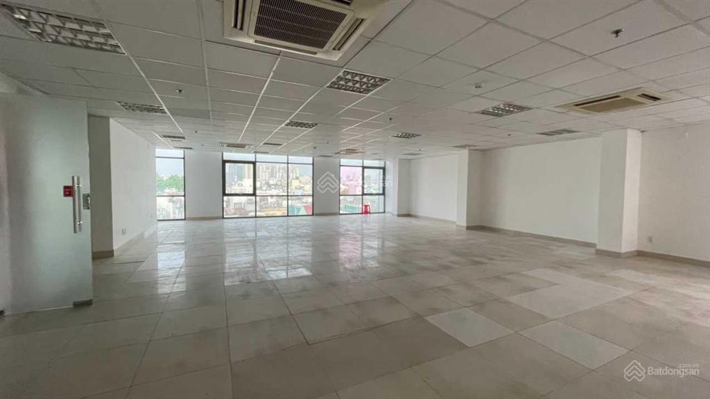 Cho thuê văn phòng đường 3/2, dt 150m2  29 tr/tháng,  0971 079 ***
