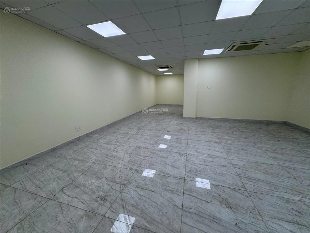 Văn phòng full nội thất khu sân bay 100m²  20tr/tháng  0971 079 ***