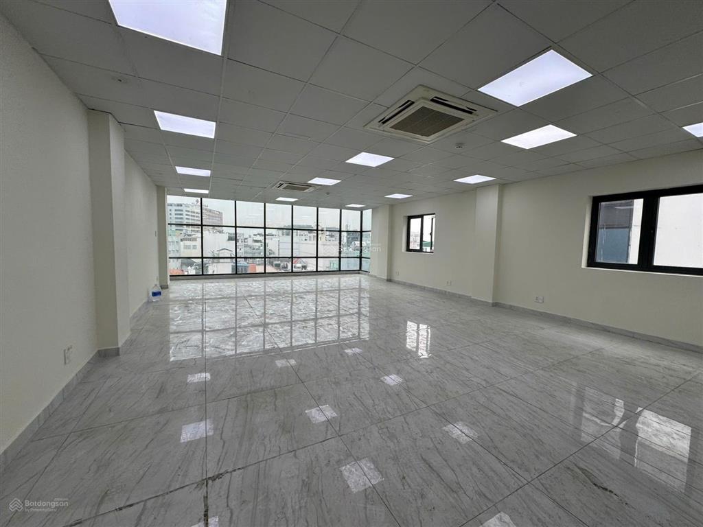 Văn phòng full nội thất khu sân bay 100m²  20tr/tháng  0971 079 ***