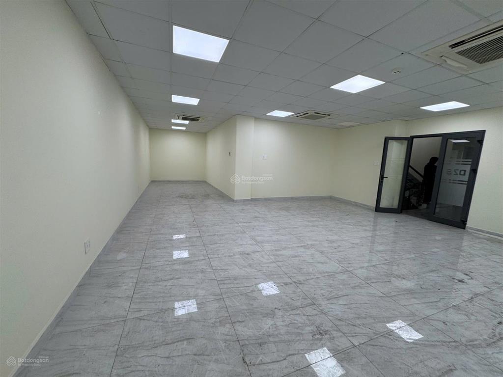Văn phòng full nội thất khu sân bay 100m²  20tr/tháng  0971 079 ***