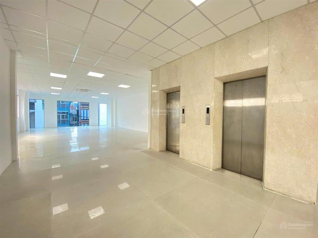 Cho thuê văn phòng đường phạm văn hai, giao cmt8  dt 220m2  45 triệu/tháng   0971 079 ***