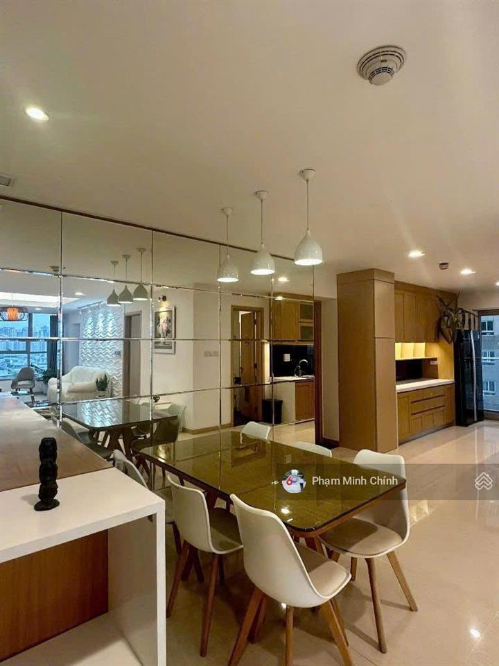 Bán căn hộ chung cư d5a trần thái tông 120m2, thiết kế 3 ngủ, 2 vệ sinh. 0977 146 ***