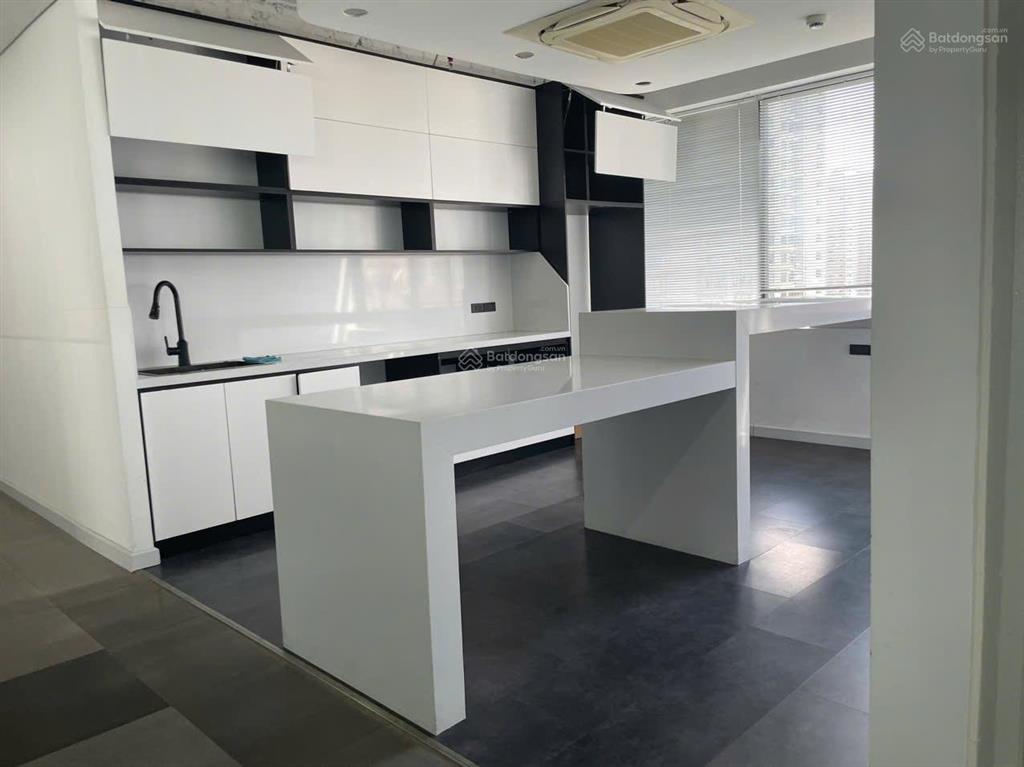 Cho thuê văn phòng tòa adg tower  37 lê văn thiêm, 292m2, giá 305.000k/m2