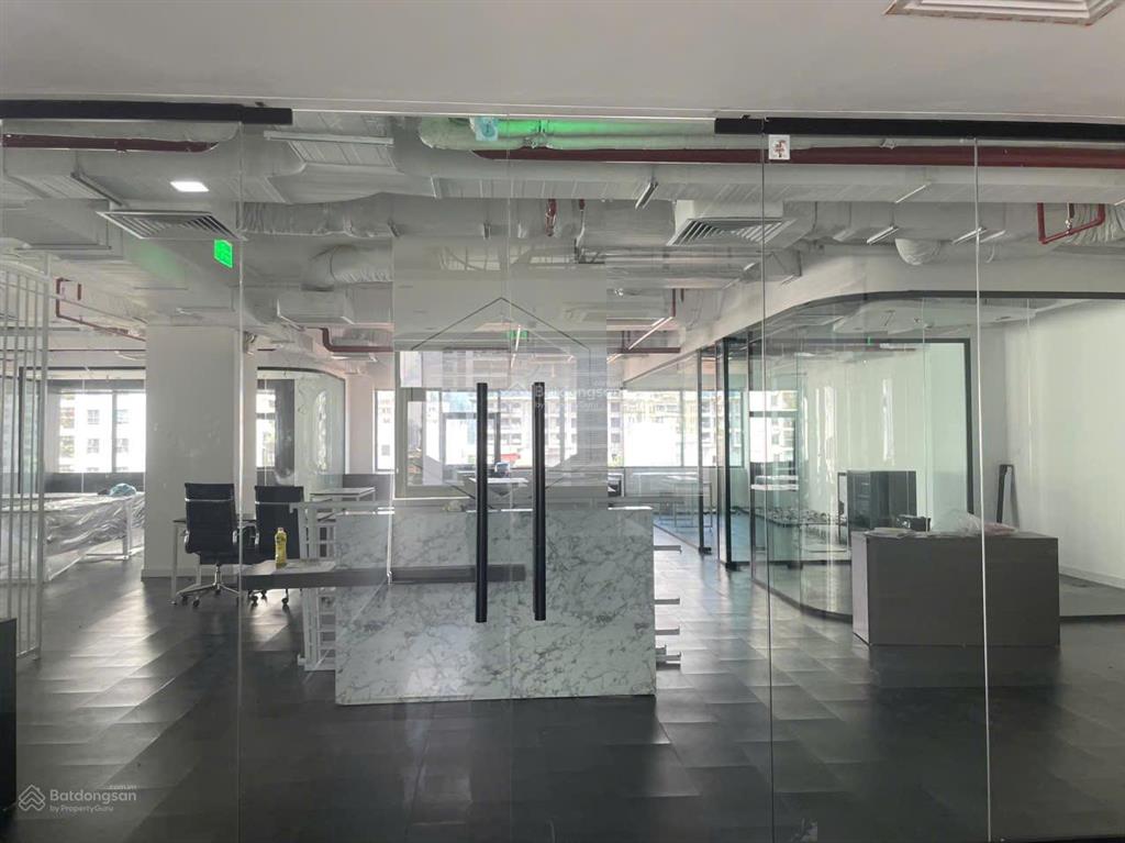 Cho thuê văn phòng tòa adg tower  37 lê văn thiêm, 292m2, giá 305.000k/m2