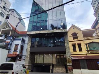 Bán toà văn phòng hoàng quốc việt, 270m2  8 tầng thang máy, mt 10.5m, dt 400 triệu/tháng, 135 tỷ
