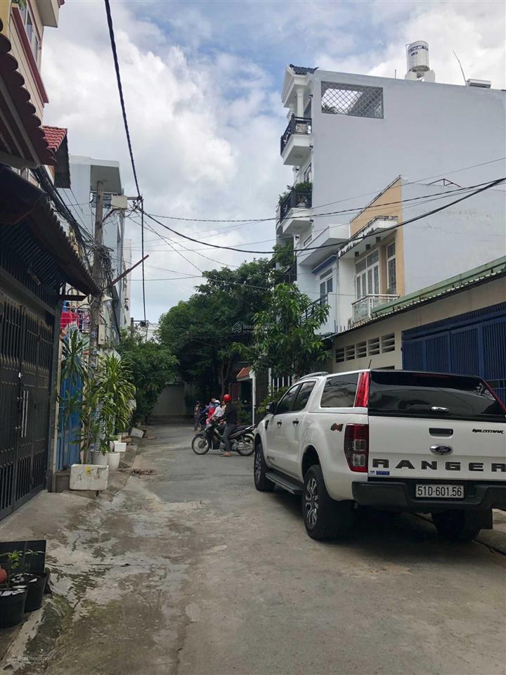 Nhà hẻm thông xe hơi dương quảng hàm p5  gv, sau siêu thị emark, dt 4x15m, 1 trệt 2 lầu st, 8 tỷ