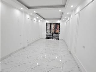 Bán lô góc mặt phố kim giang, vị trí đẹp, kd sầm uất, vỉa hè rộng gara ô tô, 40m2, 7t, giá hợp lý