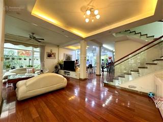 Bán biệt thự vip đtm pháp vân, view vườn hoa, dân trí cao, 300m2, 3,5 tầng, mt 13m, giá hợp lý