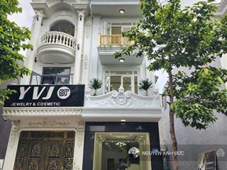 Bán nhà mặt tiền kinh doanh  4x18m kdc phú hồng thịnh 8, 3 tầng, cho thuê dc 15tr,  0902 946 ***