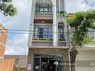 Siêu phẩm nhà cực đẹp kdc đại ngàn xem là mê đẹp full nội thất chỉ 6.9 tỉ vào ở liền. đẳng cấp