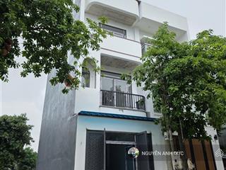 Nhà mới 3 tầng chỉ 4.95 tỷ sát thủ đức  mới xây kdc phú mỹ hiệp  nhanh tay sở hữu.