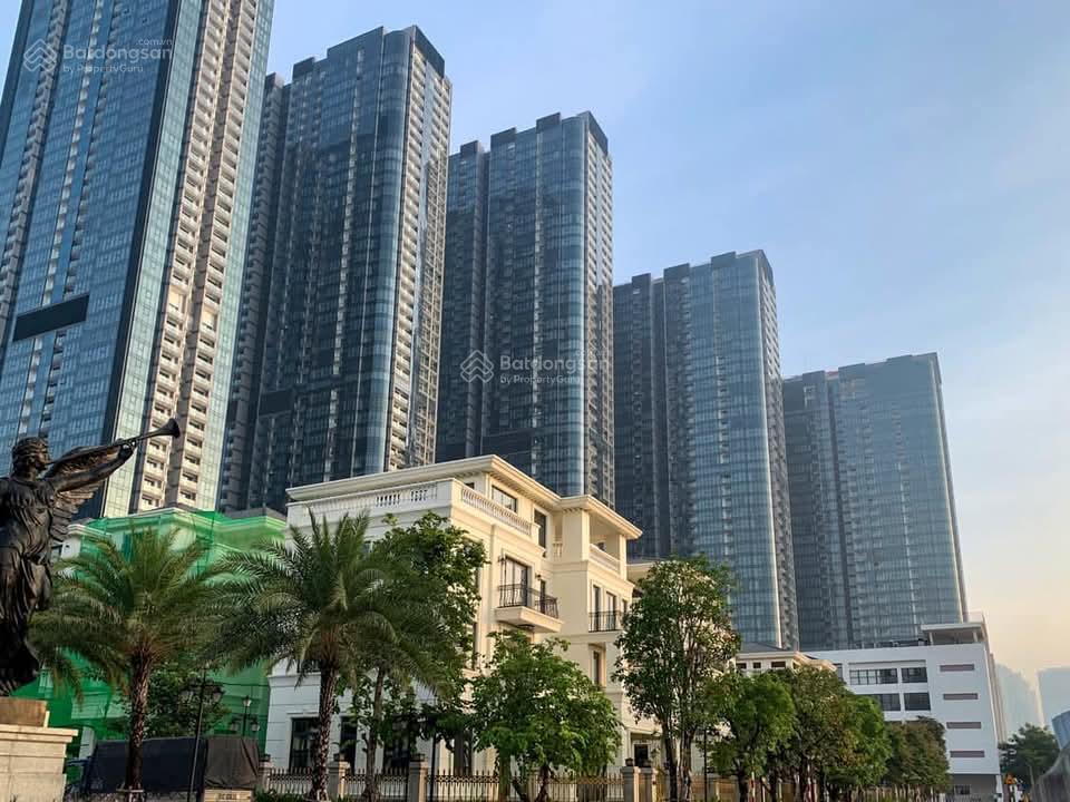 Kẹt tiền ngân hàng bán gấp biệt thự view công viên tại khu biệt thự bason