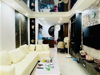 Nhà phân lô  ô tô tránh  trung tâm quận cầu giấy diện tích rộng rất phủ hợp xây tòa chung cư
