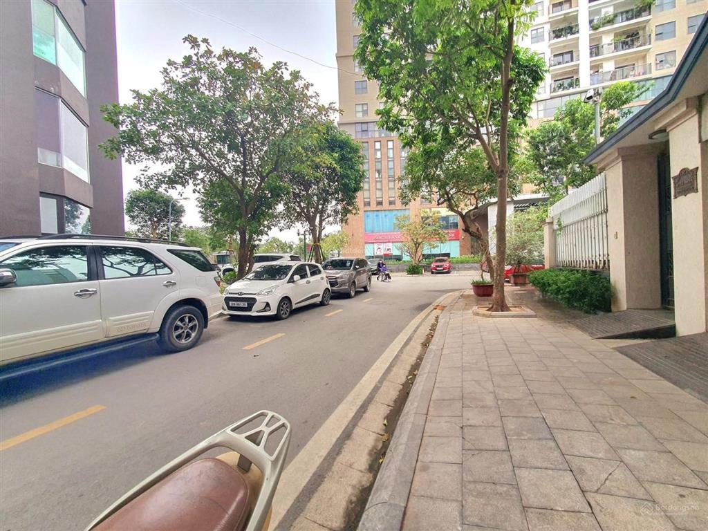 Tòa văn phòng 9 tầng thang máy trung tâm quận cầu giấy tiện ích ngap tràn khu nhiều cơ quan.